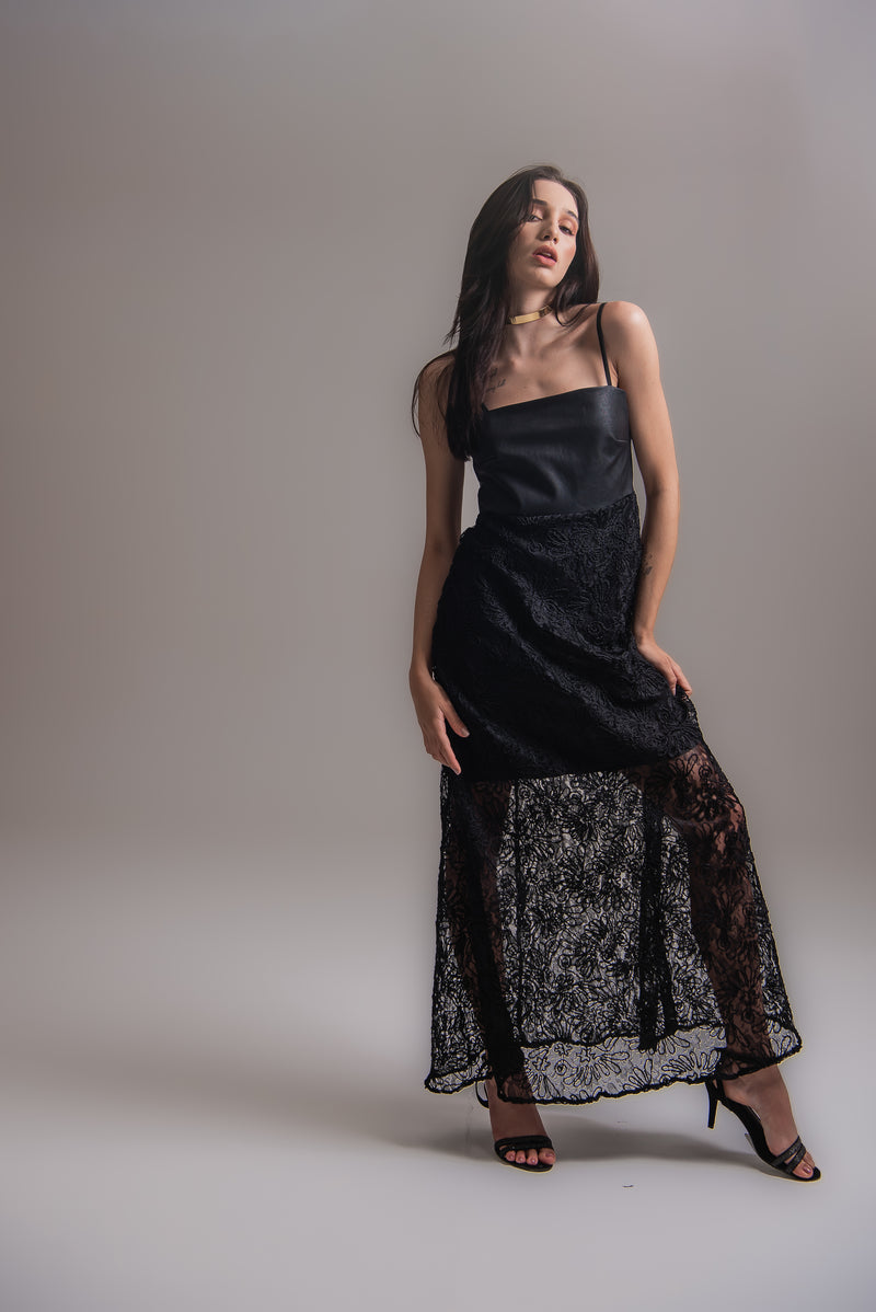 Vestido de alças com renda e couro de viscose