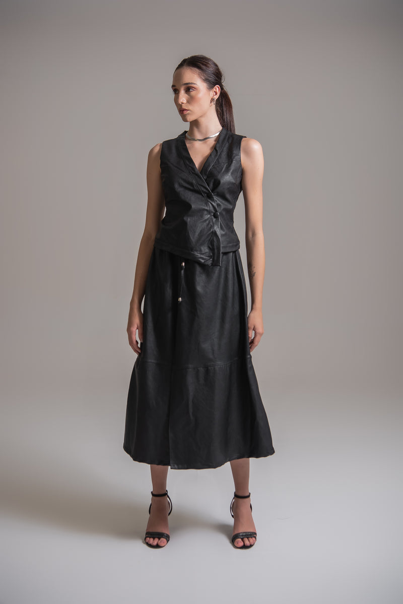 Saia midi em couro de viscose
