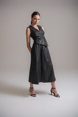 Saia midi em couro de viscose