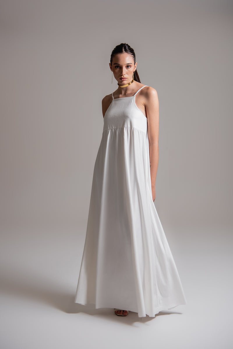 Vestido longo com modelagem evasê