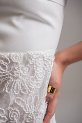 Vestido de alças com renda e couro de viscose