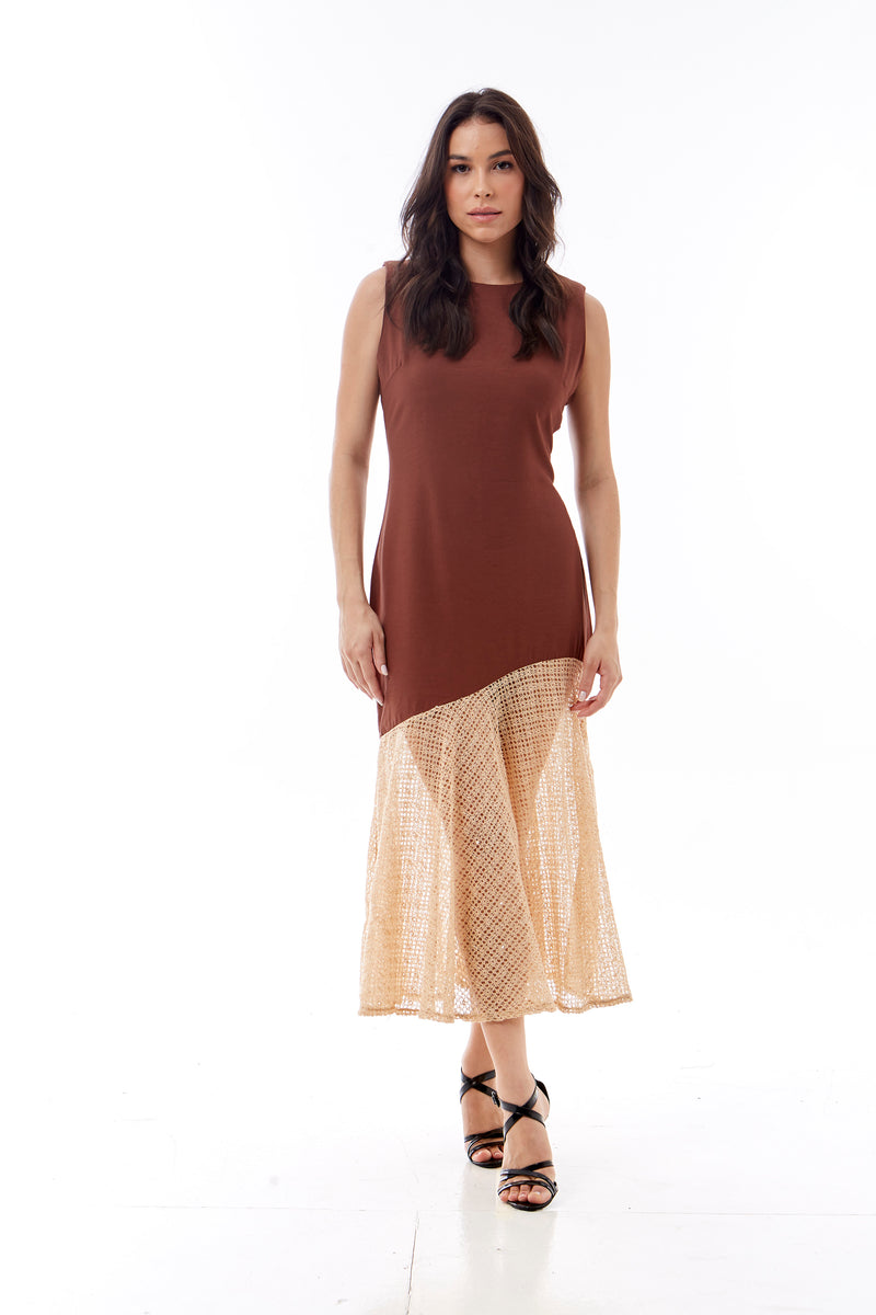 Vestido midi com aplicação de renda de crochê