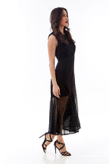 Vestido midi com aplicação de renda de crochê