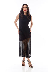 Vestido midi com aplicação de renda de crochê