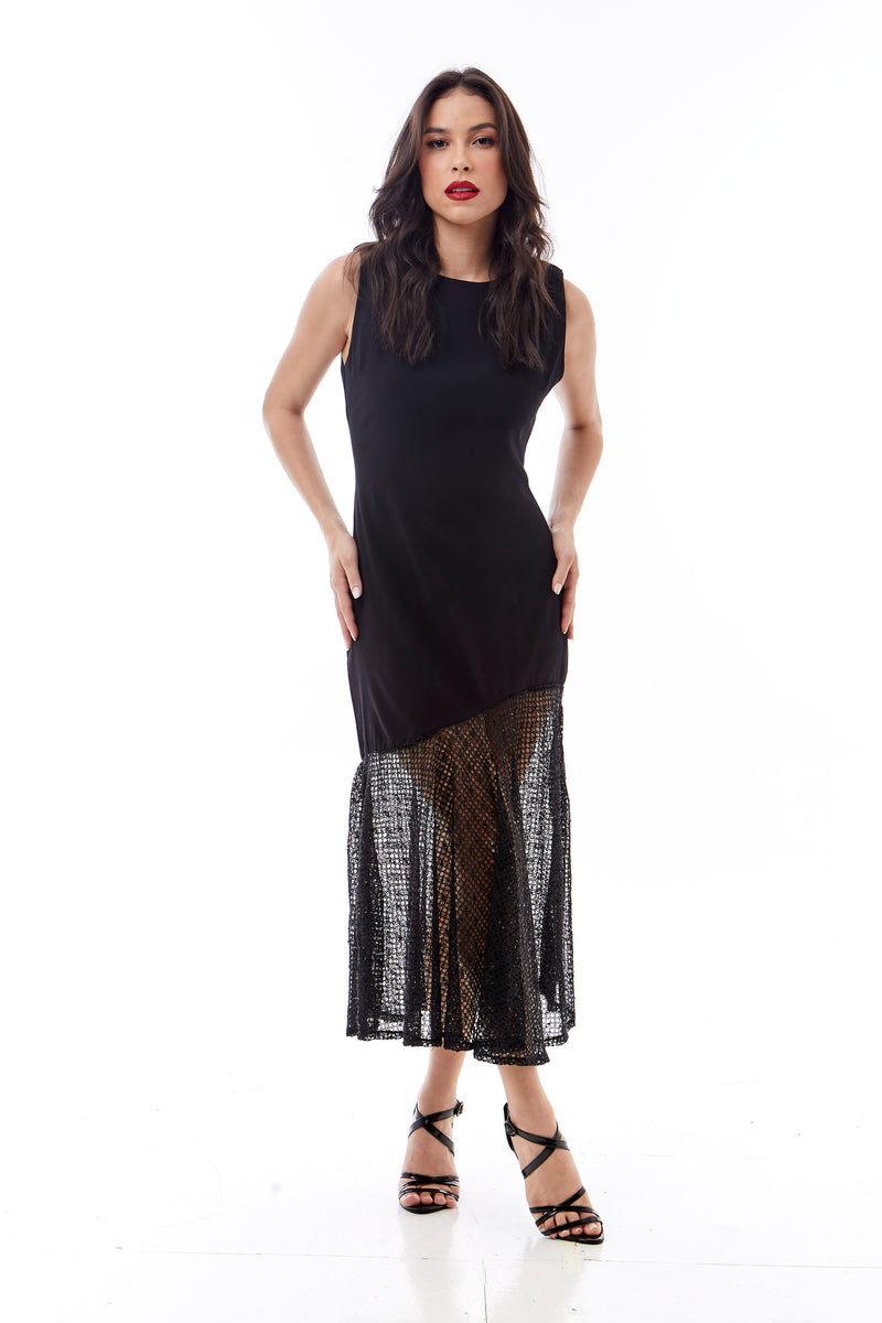 Vestido midi com aplicação de renda de crochê