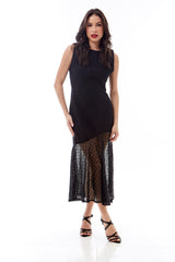 Vestido midi com aplicação de renda de crochê