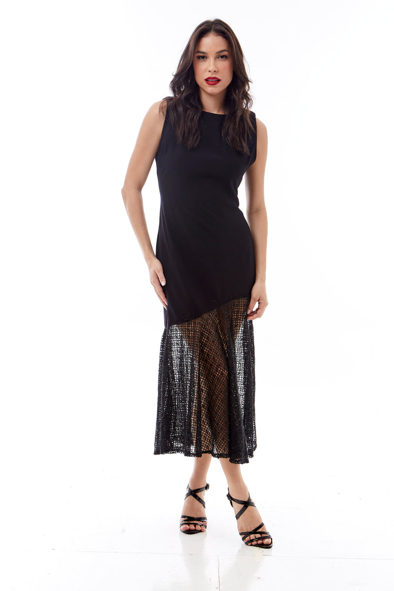Vestido midi com aplicação de renda de crochê